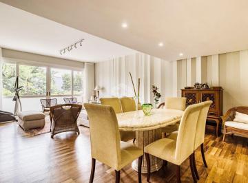 Apartamento · 195m² · 3 Quartos · 1 Vaga · Excelente e amplo apartamento com 195m² privativos, sendo 3 dormitórios, suíte, lavabo, sacada, livi