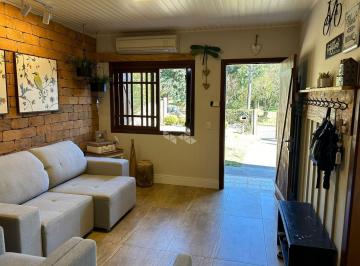Casa · 164m² · 3 Quartos · 1 Vaga · Casa 3 dormitórios, sendo 1 suíte em Canela