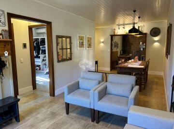 Casa · 164m² · 3 Quartos · 1 Vaga · Casa 3 dormitórios, sendo 1 suíte em Canela