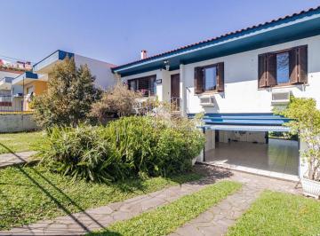 Casa · 202m² · 3 Quartos · 2 Vagas · Ótima casa com 03 dormitórios - Bairro Cristal em Porto Alegre
