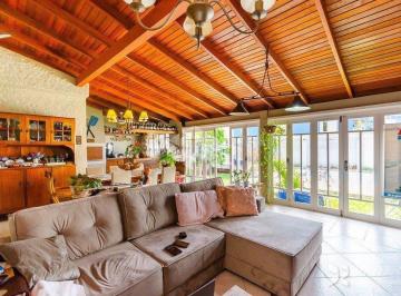 Casa · 257m² · 3 Quartos · 2 Vagas · CASA 3 QUARTOS E 2 VAGAS DE GARAGEM NO BAIRRO IPANEMA
