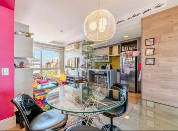Apartamento · 64m² · 2 Quartos · 1 Vaga · Apartamento com dois quartos, em andar alto, no Petrópolis
