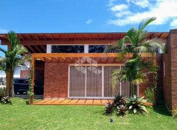 Casa · 228m² · 4 Quartos · 2 Vagas · Casa 04 quartos/condomínio, 02vagas/box no condomínio fechado Malibu!!!