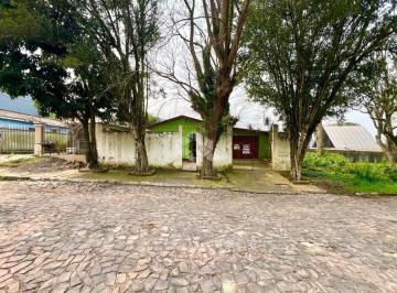 Casa · 82m² · 2 Quartos · 2 Vagas · Oportunidade de Compra: Casa com Amplo Terreno no Bairro Chácara das Flores