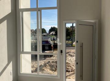 Casa · 72m² · 2 Quartos · 2 Vagas · Casa de dois dormitórios em Capão Novo