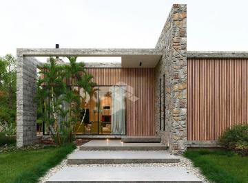 Casa · 368m² · 4 Quartos · 2 Vagas · Casa 4 suítes, 367m² privativos no Condomínio O Bosque em Gramado