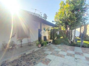 Casa · 85m² · 3 Quartos · 2 Vagas · Casa Ampla de 3 dormitórios sendo 1 suíte. Garagem coberta 2 carros. Pátio frente e fundos.