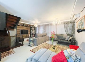 Casa · 220m² · 3 Quartos · 2 Vagas · Casa com 3 dormitórios, sendo 2 suítes, uma delas com closet, no bairro Pedra Redonda, Zona Sul de P
