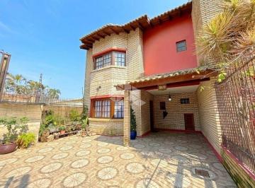 Casa · 156m² · 3 Quartos · 2 Vagas · Casa desocupada no Bairro Guaruja com 3 dormitorios.