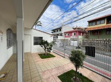 Casa · 182m² · 3 Quartos · 3 Vagas · Casa residencial semi mobiliada com 3 dormitórios
