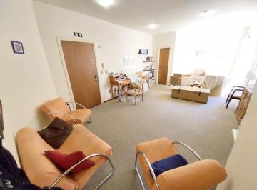 Comercial · 47m² · Sala comercial com 47m na Caçapava bairro Petrópolis.