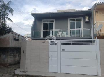 Casa · 110m² · 3 Quartos · 1 Vaga · Casa com 3 quartos/dormitórios no bairro Abraão, em Florianópolis-SC
