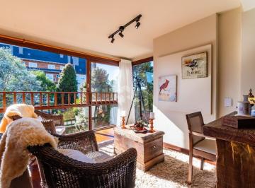 Apartamento · 125m² · 3 Quartos · 1 Vaga · Viva a Magia de Gramado: Cobertura Encantadora com Vista Deslumbrante à Venda!