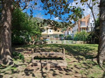 Casa · 264m² · 4 Quartos · 2 Vagas · Casa em condomínio, 4 suítes, acesso privativo à Lagoa da Conceição