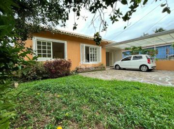 Casa · 140m² · 2 Quartos · 2 Vagas · Casa com 2, sendo um suíte,2 churrasqueiras, pátio, no bairro Vila Nova,Novo Hamburgo Aceita Financi