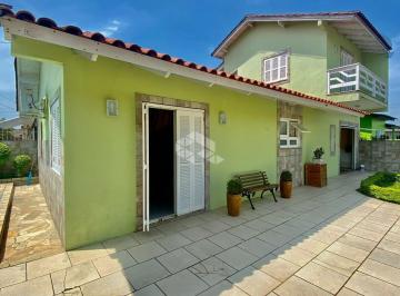 Casa · 131m² · 3 Quartos · 2 Vagas · Casa no bairro Jardim dos Lagos Guaíba