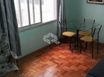 Apartamento · 77m² · 2 Quartos · Apartamento com pequeno pátio privativo!