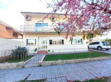 Casa · 221m² · 3 Quartos · Casa a venda no bairro Tomazetti