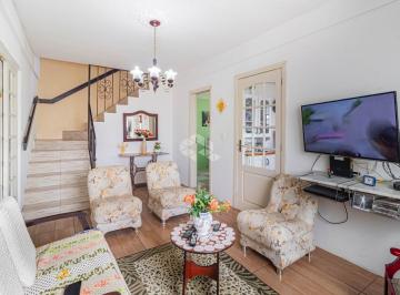 Casa · 164m² · 3 Quartos · 3 Vagas · Excelente Imóvel com duas casas de 2 pisos, pátio, piscina e vagas de garagem