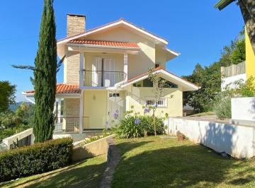 Casa · 170m² · 2 Quartos · 2 Vagas · Casa em bairro nobre na serra gaúcha po R$ 1.220.000,00
