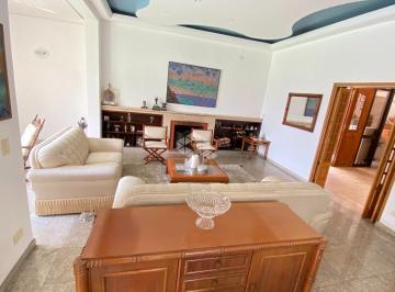 Casa · 520m² · 4 Quartos · 5 Vagas · Vendo Casa no Bairro do Pacaembu, São Paulo, com 4 Suítes e 5 Vagas.