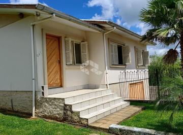 Casa · 111m² · 3 Quartos · 2 Vagas · Casa bem localizada no Bairro Monte Verde