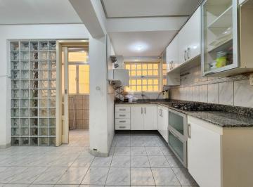 Apartamento · 100m² · 3 Quartos · Amplo apartamento.