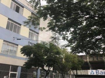 Apartamento · 33m² · 2 Quartos · 1 Vaga · Baixou o preço.Apartamento tipo casa (térreo) e com garagem entre os bairros Azenha e Medianeira.