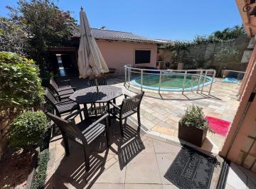 Casa · 120m² · 4 Quartos · 5 Vagas · Casa com piscina,4 dormitórios, sendo 1 suíte 5 vagas para carros