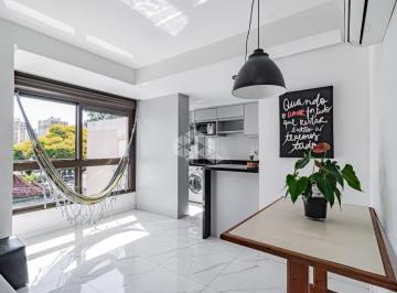 Apartamento · 61m² · 2 Quartos · 1 Vaga · Apartamento 2 dormitórios, 1 suíte, 1 vaga coberta e escriturada, na Zona Sul