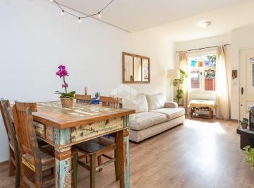 Casa · 110m² · 3 Quartos · 1 Vaga · Excelente Casa Sobrado com 3 dormitórios, suíte, lavabo, lareira, pátio com churrasqueira e vaga de 
