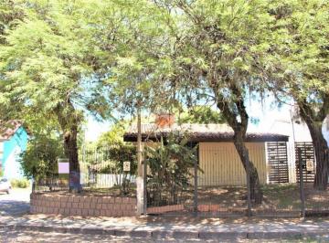 Casa · 180m² · 3 Quartos · 2 Vagas · Casa Ampla com pátio, 3 dorm/1 suíte, piscina ao lado Calçadão de Ipanema