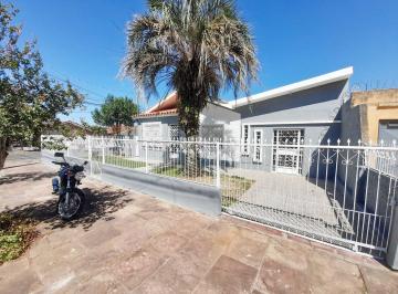 Casa · 178m² · 3 Quartos · 2 Vagas · Linda casa 3 dormitórios no Bairro Patronato