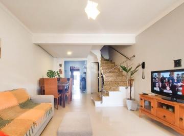 Casa · 103m² · 2 Quartos · 1 Vaga · Sobrado de 2 quartos em condomínio, e 1 vaga coberta para carro
