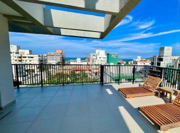 Apartamento · 150m² · 4 Quartos · 2 Vagas · Cobertura duplex com 4 suites no canto grande em Bombinhas SC