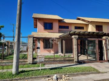 Casa · 92m² · 2 Quartos · 1 Vaga · Lindo Sobrado, na Avenida Atlântica, 2 quadras do mar de Tramandaí!