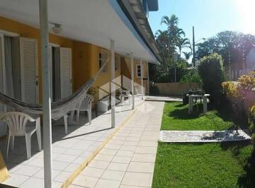 Casa · 200m² · 3 Quartos · 2 Vagas · CASA 3 DORMITÓRIOS - CANASVIEIRAS - PROXIMO AO MAR - FLORIANÓPOLIS/SC