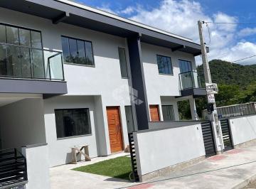 Casa · 100m² · 3 Quartos · 1 Vaga · Casa/Sobrado com 3 quartos/dormitórios no bairro Forquilhas, em São José- SC