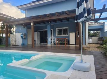 Casa · 210m² · 5 Quartos · 2 Vagas · SOBRADO COM PISCINA EM UBATUBA, SÃO FRANCISCO DO SUL-SC.