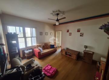 Apartamento · 73m² · 2 Quartos · Apartamento de 2 dormitórios de frente para a Redenção.