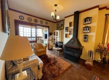 Apartamento · 143m² · 3 Quartos · 1 Vaga · Duplex mobiliada, com hall, três dormitórios Próximo ao centro de Gramado