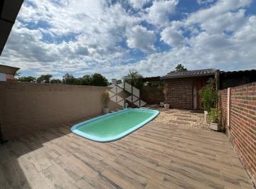 Casa · 103m² · 2 Quartos · 2 Vagas · Casa geminada com piscina