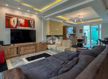 Casa · 157m² · 3 Quartos · 2 Vagas · Casa de 3 dormitórios e 1 suíte na Hípica