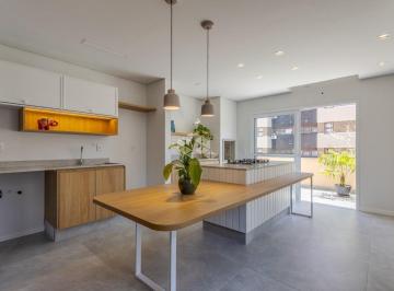 Apartamento · 98m² · 2 Quartos · 1 Vaga · 2 dormitorios com 98 metros no bairro Petropolis - totalmente reformado - 1 vaga de garagem - sacada