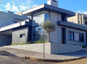 Casa · 141m² · 3 Quartos · 2 Vagas · Casa de 3 dormitórios, sendo 1 suíte, garagem coberta, espaço social com piscina . Bairro Bela Vista