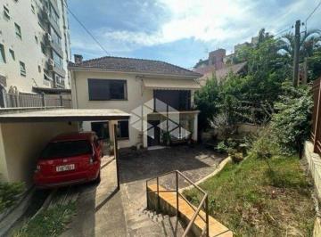 Casa · 240m² · 3 Quartos · 2 Vagas · Residencia na parte nobre de Higienóolis com 3 dormitórios, pátio amplo.