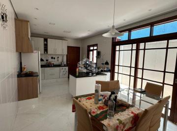 Casa · 128m² · 3 Quartos · 2 Vagas · Sobrado dos Sonhos: 3 Dorms, Suíte, Quintal com Churrasqueira e Localização Privilegiada em Guarulho