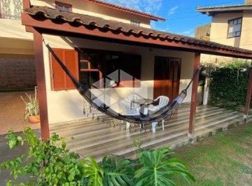 Casa · 200m² · 3 Quartos · 4 Vagas · CASA COM TRÊS DORMITÓRIOS NO RIO TAVARES - FLORIANÓPOLIS SC