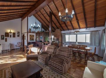 Apartamento · 233m² · 3 Quartos · 2 Vagas · Excelente cobertura que conta no andar de baixo, living para 3 ambientes, 3 dormitórios, 1 suíte, co