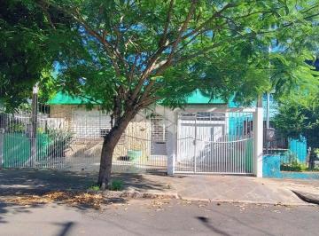 Casa · 149m² · 3 Quartos · 4 Vagas · Casa de 3 quartos, uma suíte com sacada, vaga para 4 carros, porão pé direito alto ideal para criar
